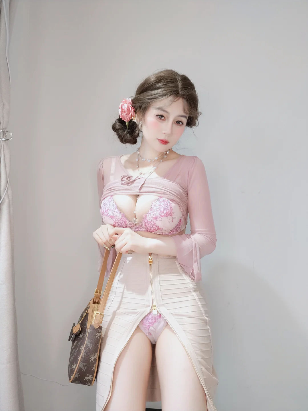 白银81 - 24年12月会员合集 (15套) [102P,5V-567MB] tg@simisebaisi 【丝足阁】005.webp